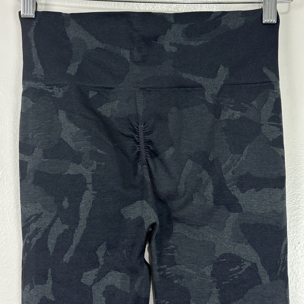 Gymshark Women's Leggings - Picture 8 of 9